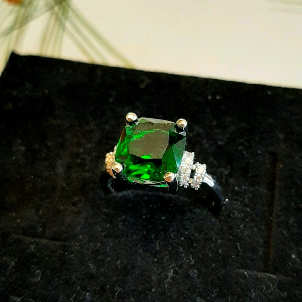 Emerald & Silver solitaire ring Kay Jewelers